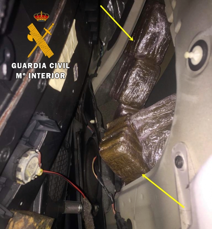 Intervienen en Monesterio casi 10 kg de droga oculta en los paneles de las puertas de un vehículo