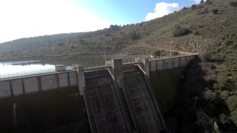 Zafra, Puebla de Sancho Pérez y Medina de las Torres comienzan a recibir agua de Los Molinos