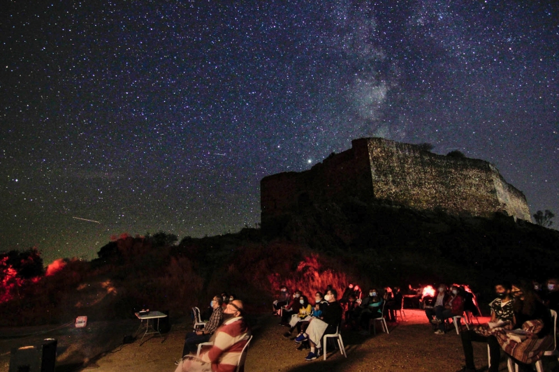 Cerca de 400 personas disfrutan del cielo nocturno gracias a las observaciones astronómicas de la Diputación