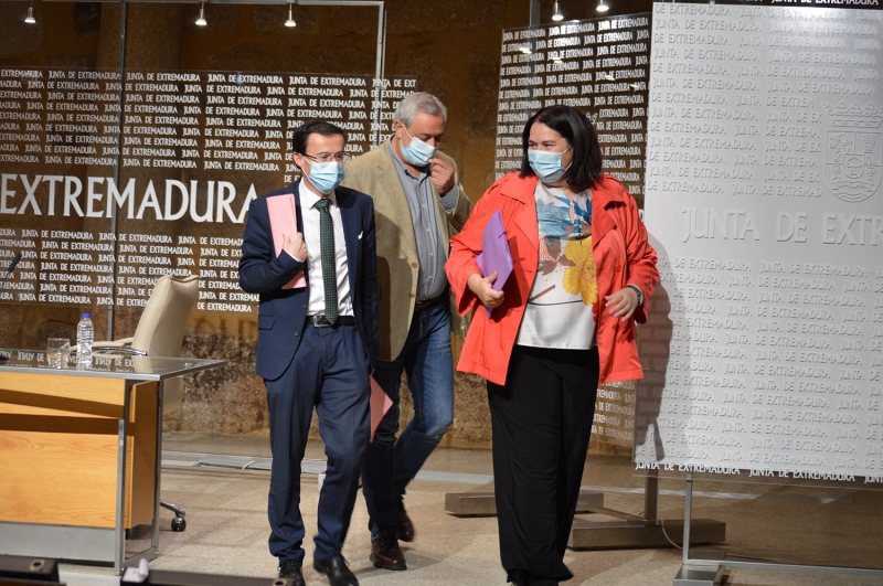 La Diputación de Badajoz dispondrá de 4 millones para acondicionar caminos rurales públicos de la provincia