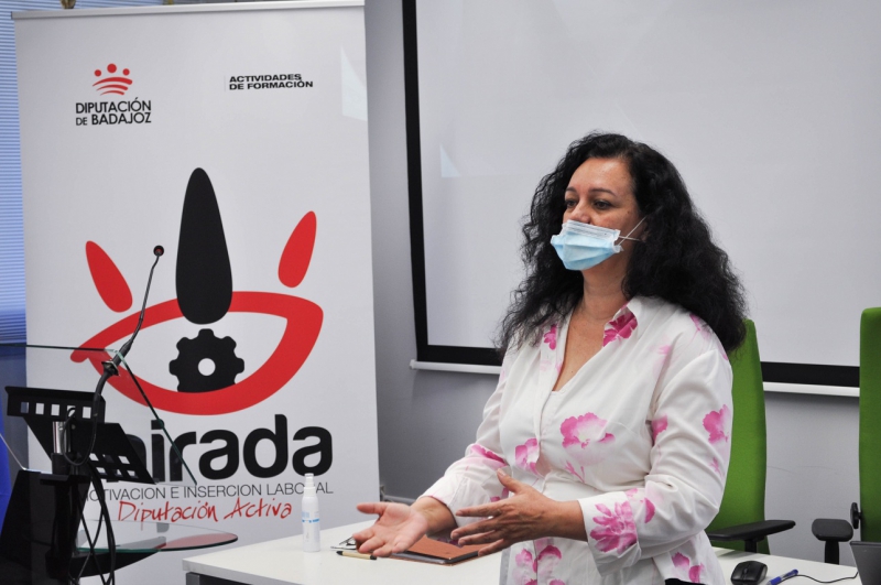 El presidente de la Diputación de Badajoz revoca la delegación de Bienestar Social a la diputada María Luisa Murillo