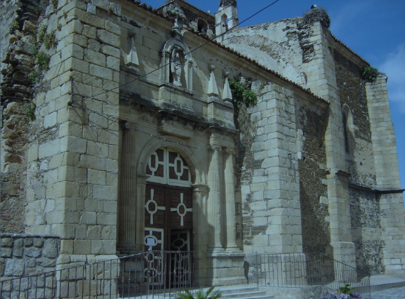 Patrimonio invertirá más de sesenta y dos mil euros en la restauración de la cubierta de la Iglesia de San Andrés Apóstol de Almaraz