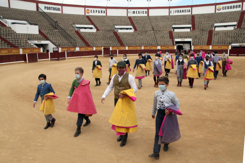 La Escuela Taurina de Badajoz homenajea a Luis Reinoso ''Cartujano'' por su 20 aniversario de alternativa
