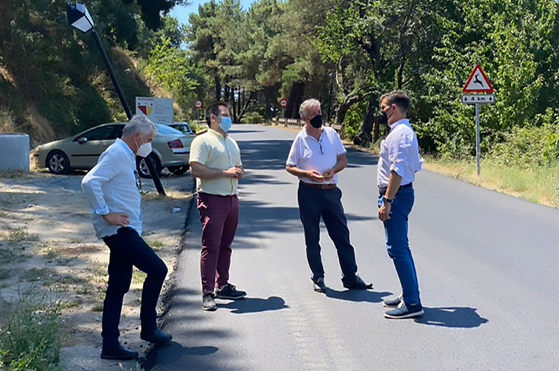 García Nicolás visita las obras de la CC-16.1 de Baños de Montemayor a La Garganta a punto de finalizar