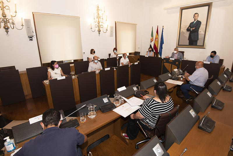Diputación firma un protocolo con mancomunidades para impulsar el mantenimiento de las oficinas comarcales de Vivienda