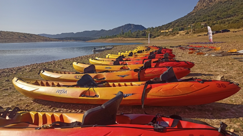 Españoles y portugueses realizan las travesías en kayak celebradas en Peloche, Puerto Peña, Olivenza y Monsaraz-Cheles