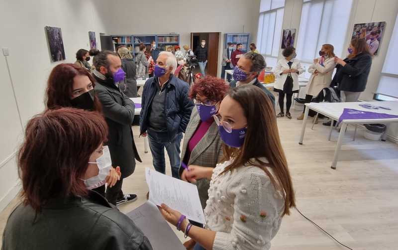 La Residencia Universitaria Hernán Cortés abre una biblioteca feminista