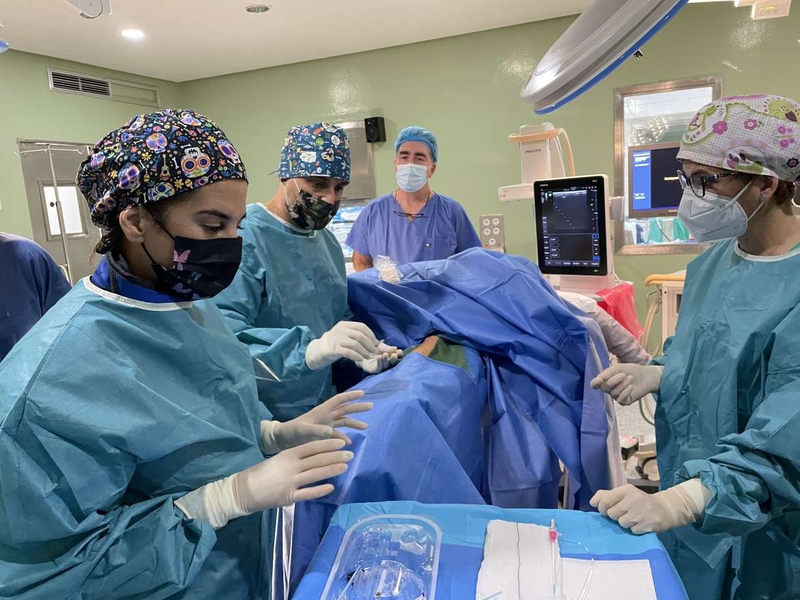 La Unidad del Dolor del Hospital Don Benito-Villanueva expande su actividad con dos implantes pioneros en el área de salud