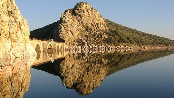 Badajoz encabeza el ranking de provincias españolas con más banderas azules de playa de interior