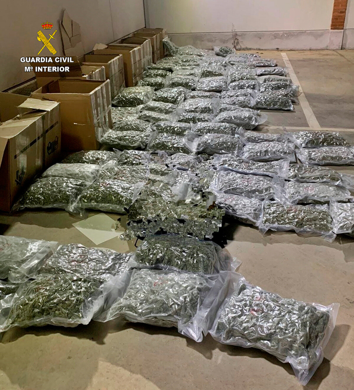 Detenido en Torremejías cuando transportaba en una furgoneta casi 104 kilos de cogollos de marihuana