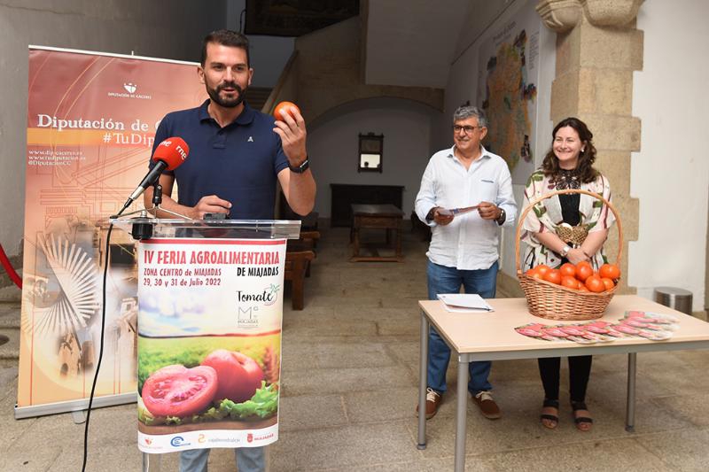 Miajadas abre la puerta al turismo a través de sus productos agroalimentarios