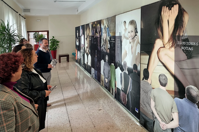 La R.U. Hernn Corts inaugura la exposicin itinerante 