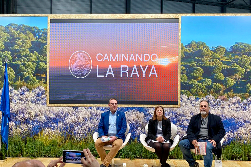 Diputación de Cáceres da a conocer en FITUR la Red de Aldeas y Conjuntos de La Raya cacereña