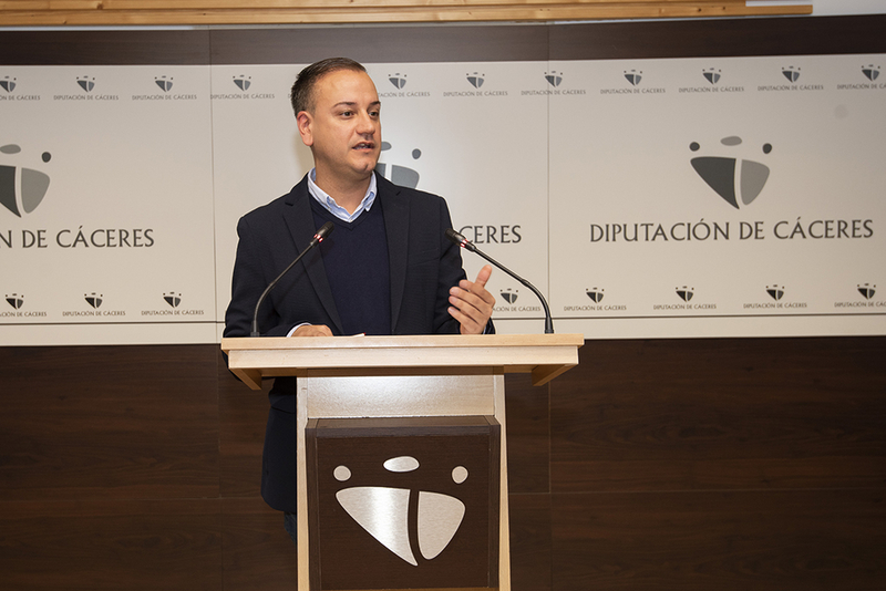 500 escolares de la provincia se inician en el esqu a travs del programa de la Diputacin de Cceres Deportes de invierno