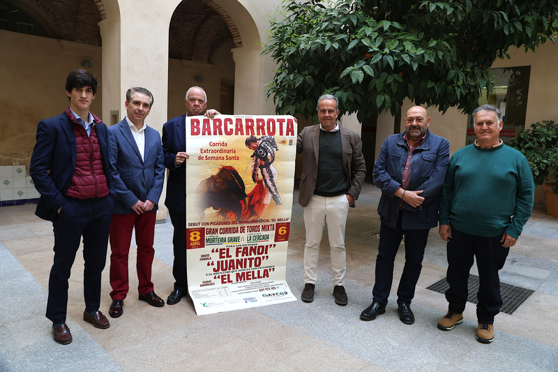 El novillero de la Escuela Taurina de Badajoz, Sergio Domnguez, debuta con picadores en Barcarrota