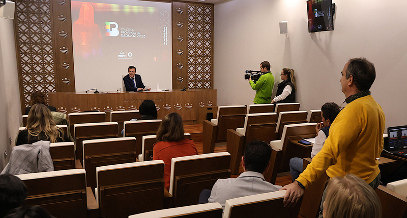 La Asamblea de Extremadura, las fundadoras de Komvida y Jos Antonio Monago recibirn la Medalla de Oro de la Provincia 2023