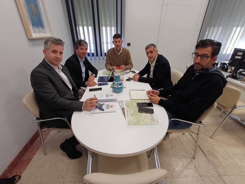 Encuentro entre las diputaciones de Badajoz y Huelva para abordar proyectos conjuntos en el ámbito de las infraestructuras viarias