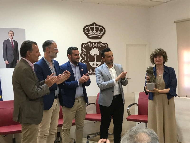 María Ángeles Pérez, gana el Premio Nacional de Poesía Meléndez Valdés por su obra ‘Libro mediterráneo de los muertos’
