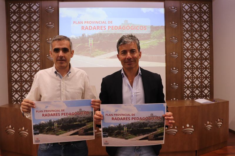 La Diputación invierte casi un millón de euros para la implantación de radares pedagógicos en todos los municipios de la provincia