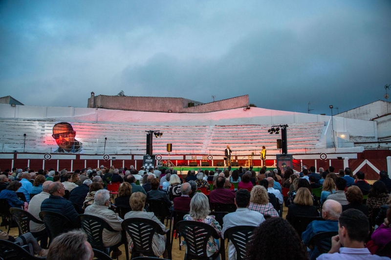 La Diputación de Badajoz lleva el Festival Porrina hasta la plaza de toros de Cabeza la Vaca