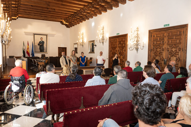 El presidente de la Institución Provincial ha mantenido una reunión con una treintena de asociaciones del ámbito de la discapacidad 