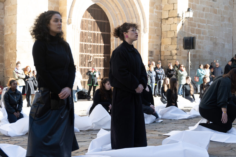 La Diputación de Cáceres alza la voz por las mujeres silenciadas a causa de la violencia machista