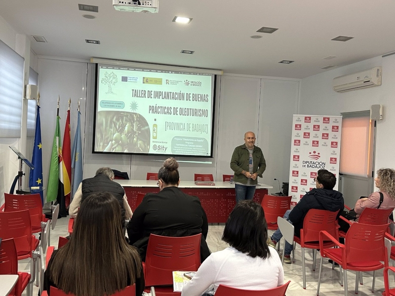 Más de 50 empresas, productores o almazaras de AOVE apuestan en la provincia de Badajoz por 'Oleoturismo en España'