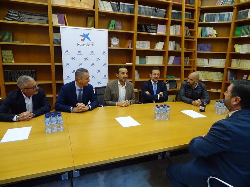 MicroBank y la Diputación de Badajoz firman un convenio para incentivar el autoempleo y la actividad emprendedora