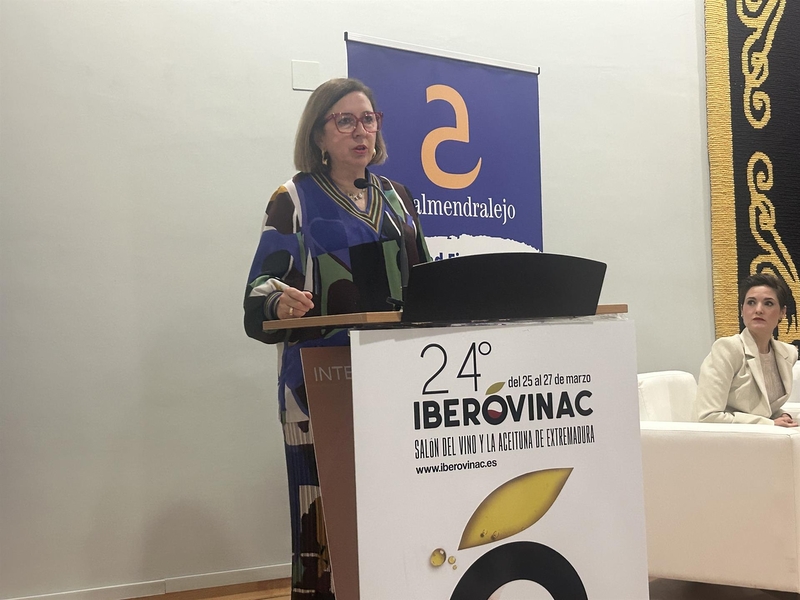 Inaugurado el 24º Salón del Vino y la Aceituna de Almendralejo como 'escaparate de todo lo bueno' de la región