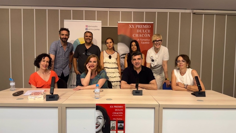 Los jurados populares del Premio Dulce Chacón se reúnen en Zafra y Almendralejo para evaluar las obras finalistas