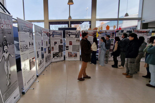 Jóvenes de quince institutos de la provincia profundizan en la Memoria Histórica través de la exposición “Historietas e historias”