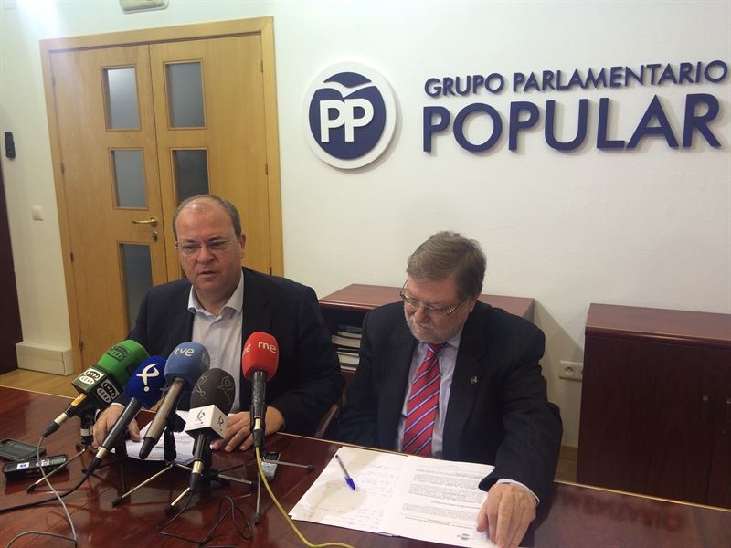 Monago remarca que la voluntad del PP es ''intentar hasta la extenuación'' un acuerdo para los PGEx