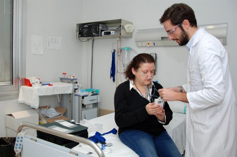 El número de médicos colegiados crece un 2,3% en 2015 en Extremadura y el de enfermeros, un 5%