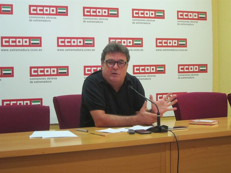 Carretero pide a Vara que centre sus esfuerzos políticos en resolver las necesidades de Extremadura