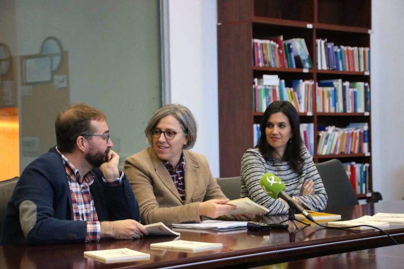 Leire Iglesias destaca el nuevo marco de colaboración que supone la nueva Consejería de Cultura e Igualdad para la Asociación de Escritores Extremeños