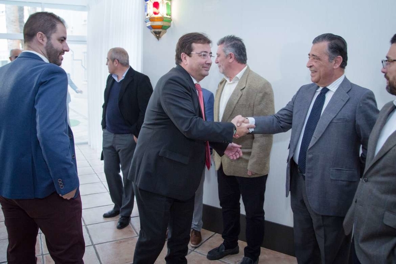 Fernández Vara asiste al encuentro de la Asociación Extremeña de Empresa Familiar