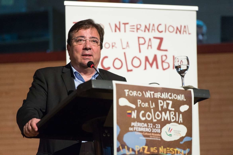 El presidente de la Junta de Extremadura inaugura en Mérida el Foro Internacional por la Paz en Colombia