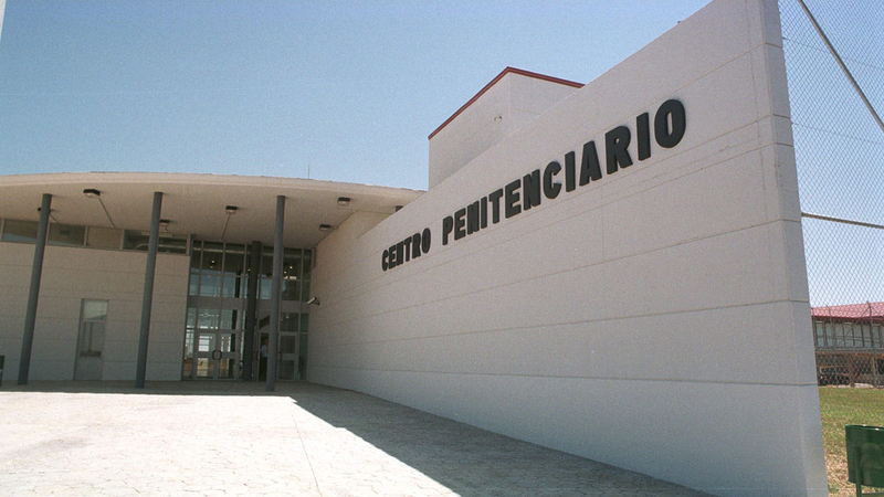 Los centros penitenciarios de Cáceres y Badajoz tienen unas ''deficiencias de plantilla'' del 21 y el 9%, según CSIF
