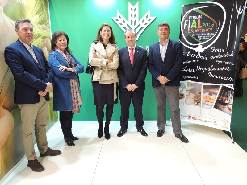 Caja Rural de Extremadura convoca una nueva edición de sus Premios Espiga de vino y tapón de corcho
