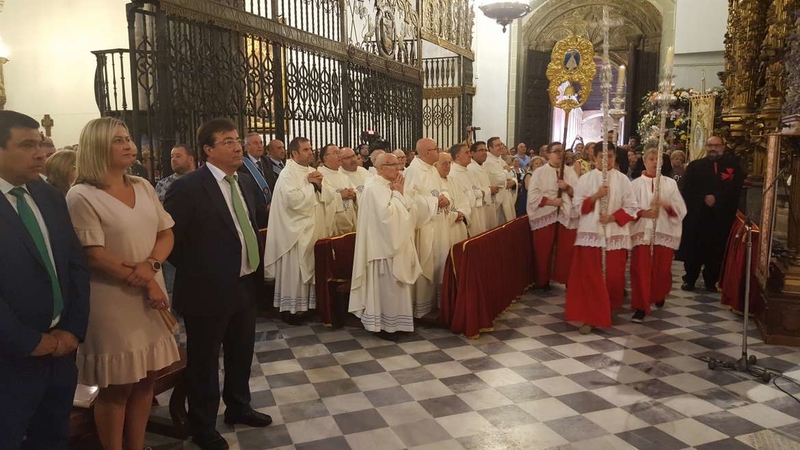 Vara asistió a los actos conmemorativos del Día de Extremadura en Guadalupe