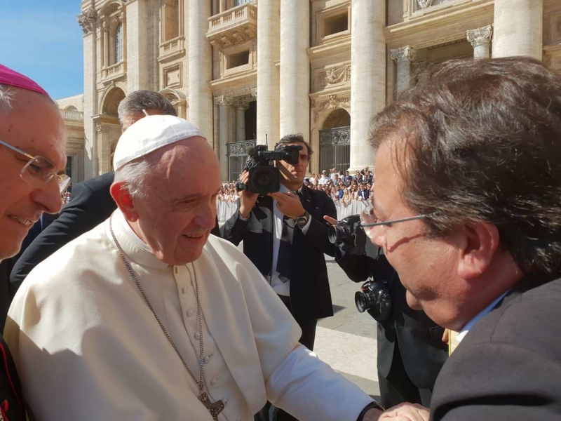 Fernández Vara pide al Papa Francisco que Guadalupe dependa de Extremadura
