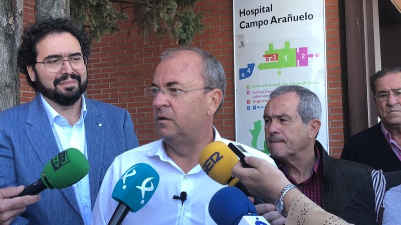 Monago critica la situación de ''ruina'' de los hospitales y exige recursos para su mantenimiento 
