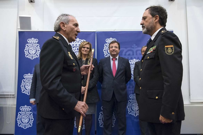 Toma posesión el nuevo jefe superior de policía de Extremadura