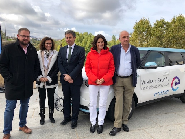 La Junta de Extremadura plantea que al menos el 10% de los vehículos matriculados en la región en 2030 sean eléctricos