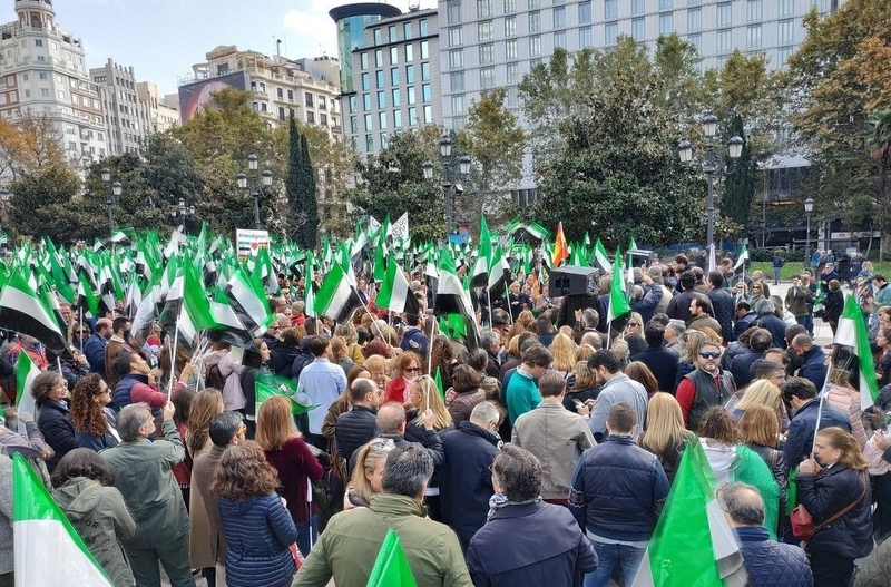 Cerca de 4.000 extremeños vuelven a manifestarse en Madrid por por un tren digno en Extremadura