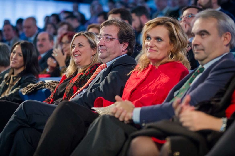 Fernández Vara participa en el acto institucional con motivo del XL Aniversario de la Constitución Española de 1978