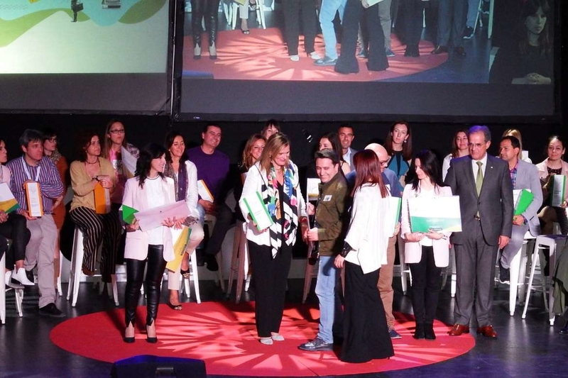 Educación premia 33 proyectos educativos de docentes y centros extremeños por su innovación y buenas prácticas