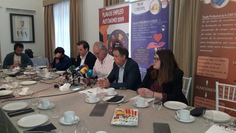 La Junta de Extremadura participa en la jornada de difusión del Plan de Autoempleo, promovida por CEAT-Badajoz