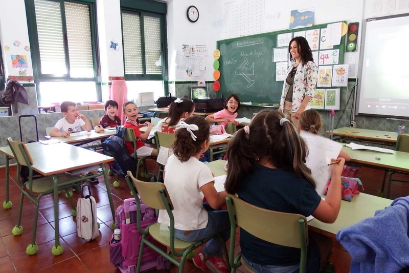 Esther Gutiérrez afirma que la enseñanza del portugués es una de las señas de identidad del sistema educativo extremeño