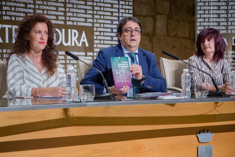 Vergeles presenta en Mérida el Plan de Adicciones de Extremadura (PAE) 2018-2023